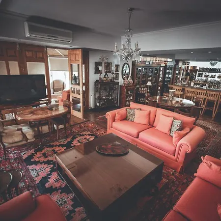 Chrielka アパートホテル