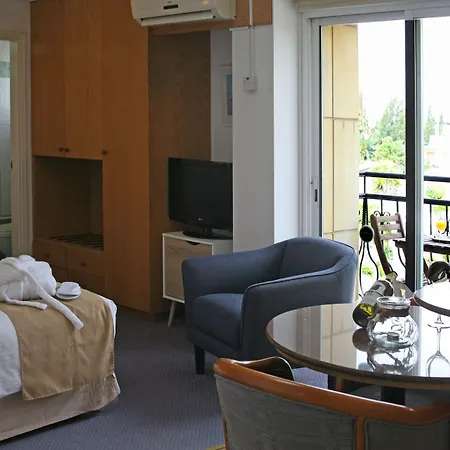 Chrielka アパートホテル 3*