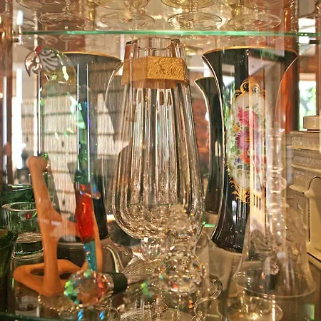 Chrielka アパートホテル