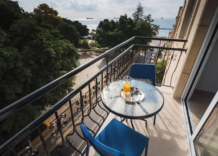 Chrielka Aparthotel