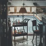 Apartahotel Chrielka Limassol