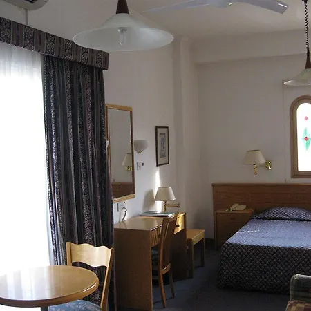 Chrielka 3* Limassol