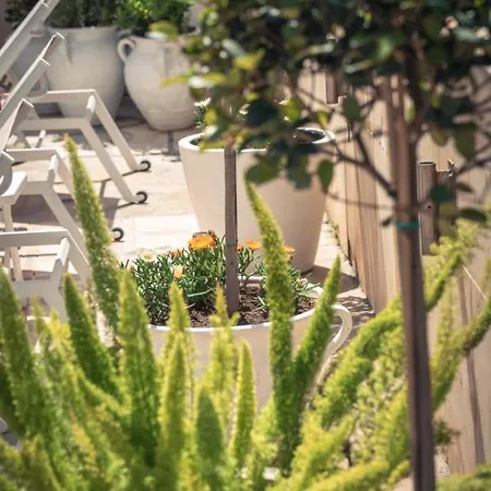 Chrielka Apartmanhotel 3*