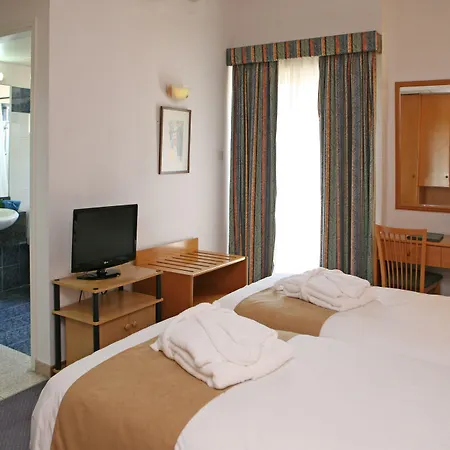 Chrielka Aparthotel 3*