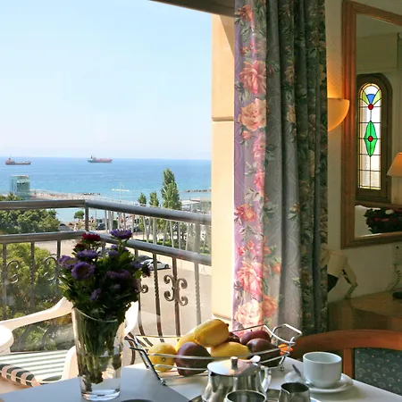 Aparthotel Chrielka 3*