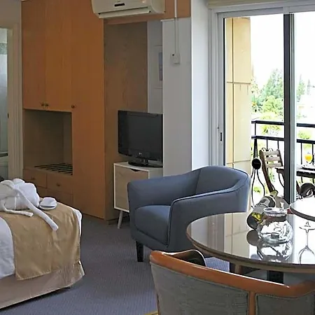 Aparthotel Chrielka Limassol