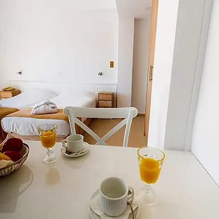Aparthotel Chrielka Limassol