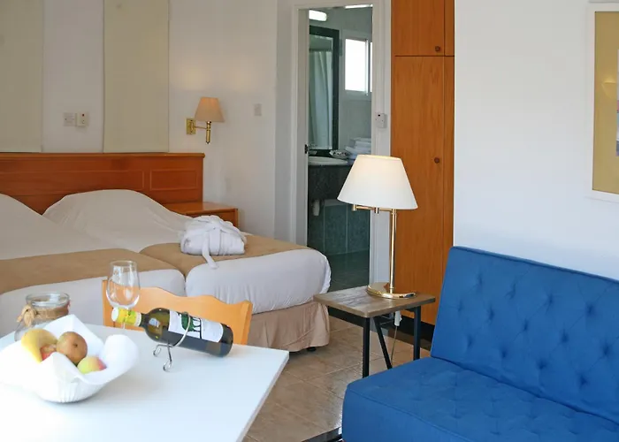 Apartahotel Chrielka Limassol