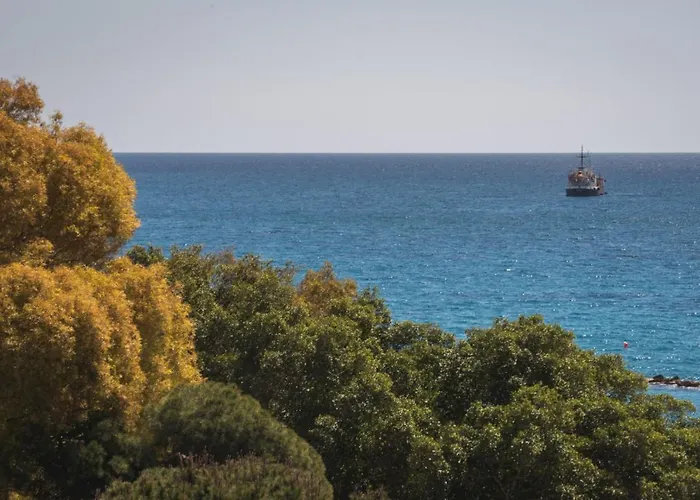 Chrielka Aparthotel Lemesos