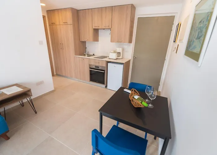 Chrielka Aparthotel 3*