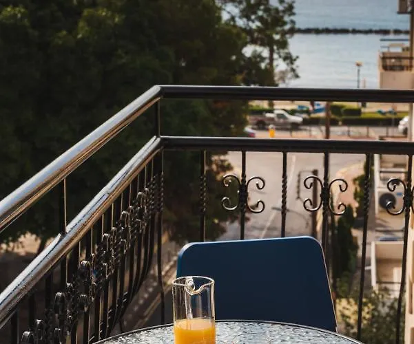 Apartahotel Chrielka Limassol