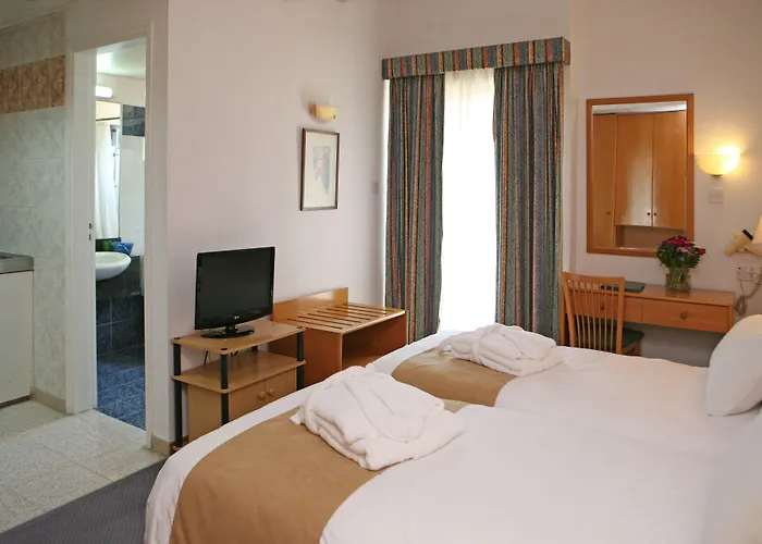 Chrielka Aparthotel 3*
