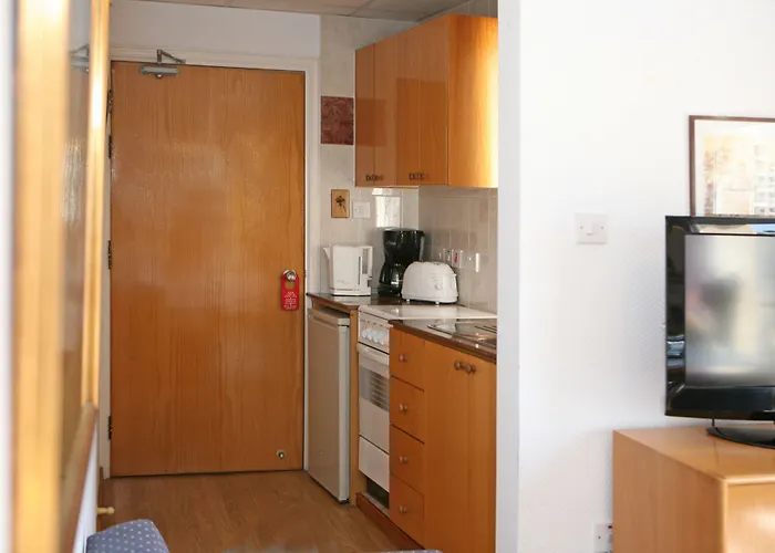 Chrielka Apartahotel