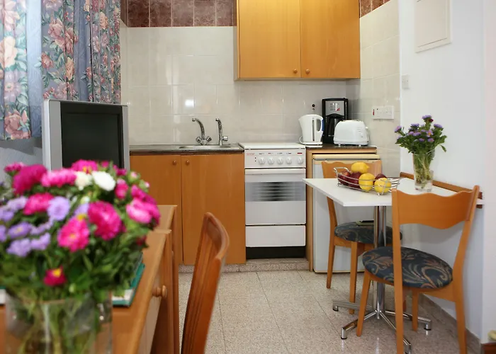 Aparthotel Chrielka Lemesos