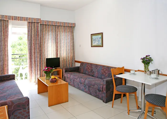 Apartahotel Chrielka 3*