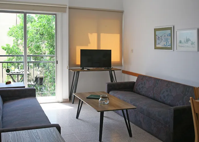 Chrielka Apartahotel 3*