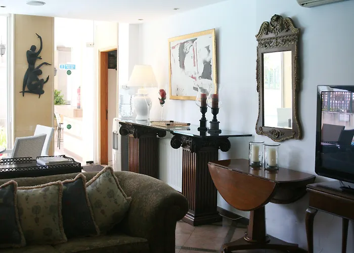 Chrielka Aparthotel Lemesos