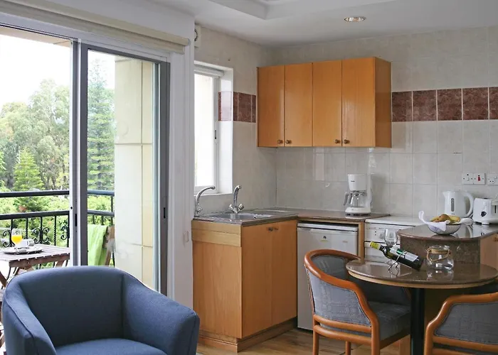 Chrielka Apartahotel