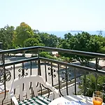 Chrielka Hotel apartamentowy 3*